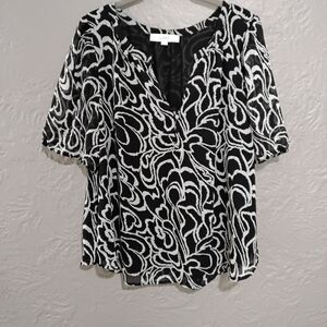 LOFT Wome's Black and White Women's Top
